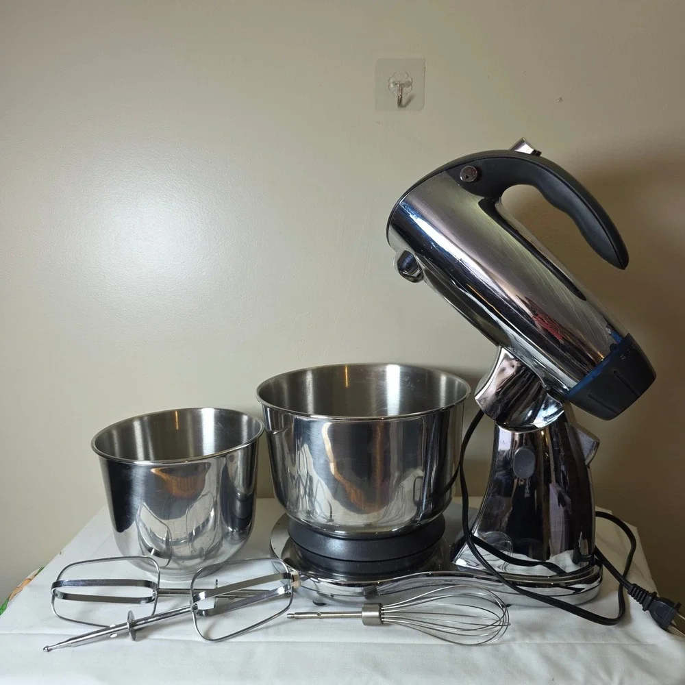 Sunbeam Mixmaster Stand Mixer Model 2379 Chrome 300W 12-Speed with 2 Bowls Whisk